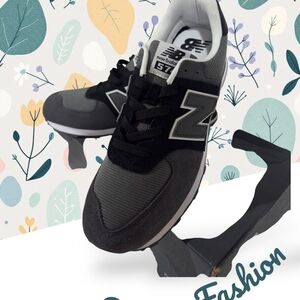 New Balance Women's Sneakers - Black and Gray